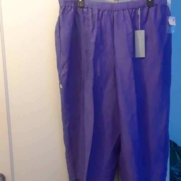 Ladies Beautiful Capris - Picture 4 of 4